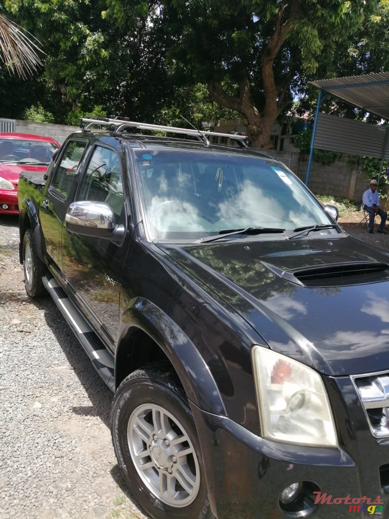 2012' Isuzu KB Series 300 photo #3