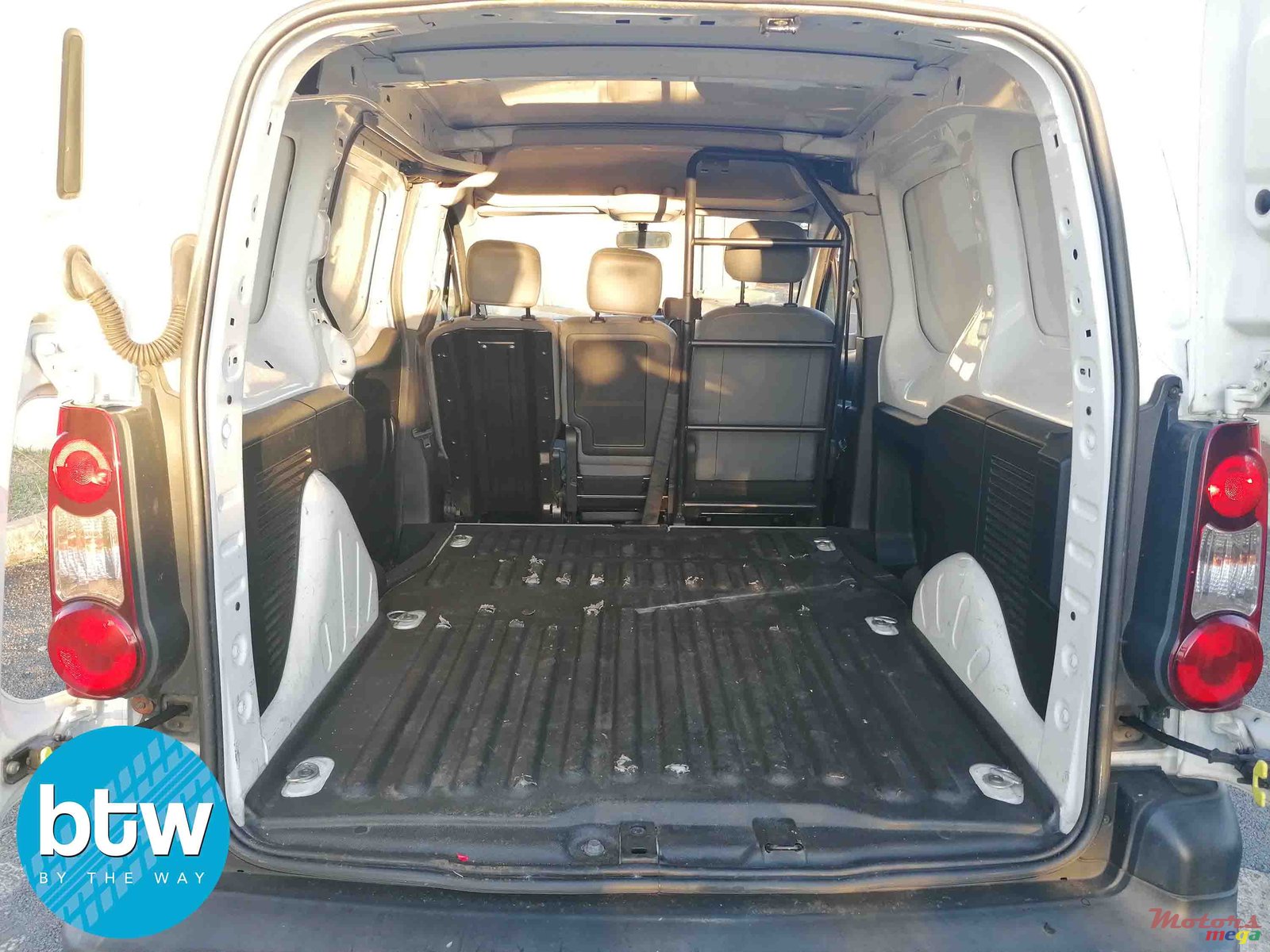 2014' Citroen Berlingo photo #4