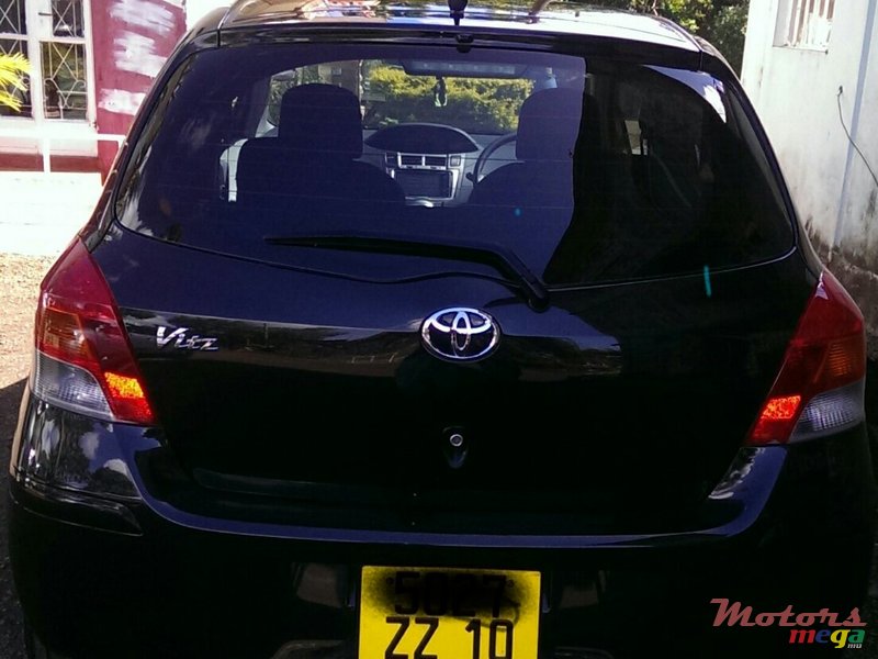 2010' Toyota Vitz photo #2