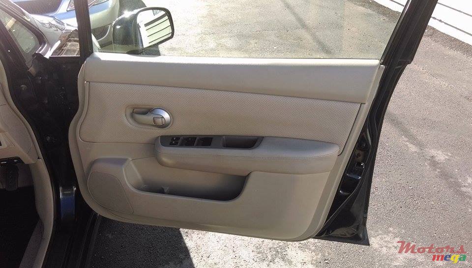 2005' Nissan Tiida  photo #5