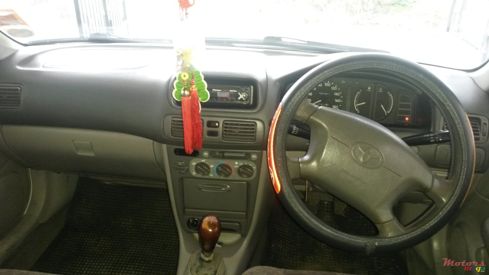 1999' Toyota Corolla photo #3