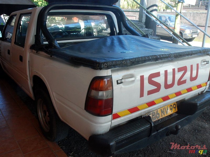 1999' Isuzu photo #1