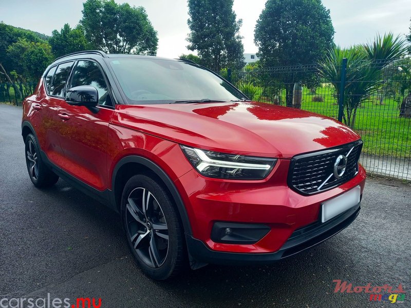 2020' Volvo XC40 1.5 Hybrid photo #1