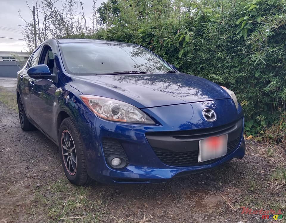 2011' Mazda Axela 1.5l Automatic photo #1