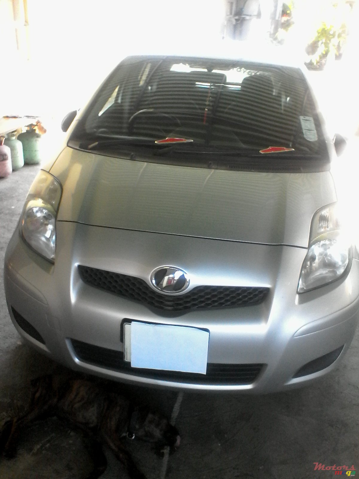 2008' Toyota Vitz photo #2