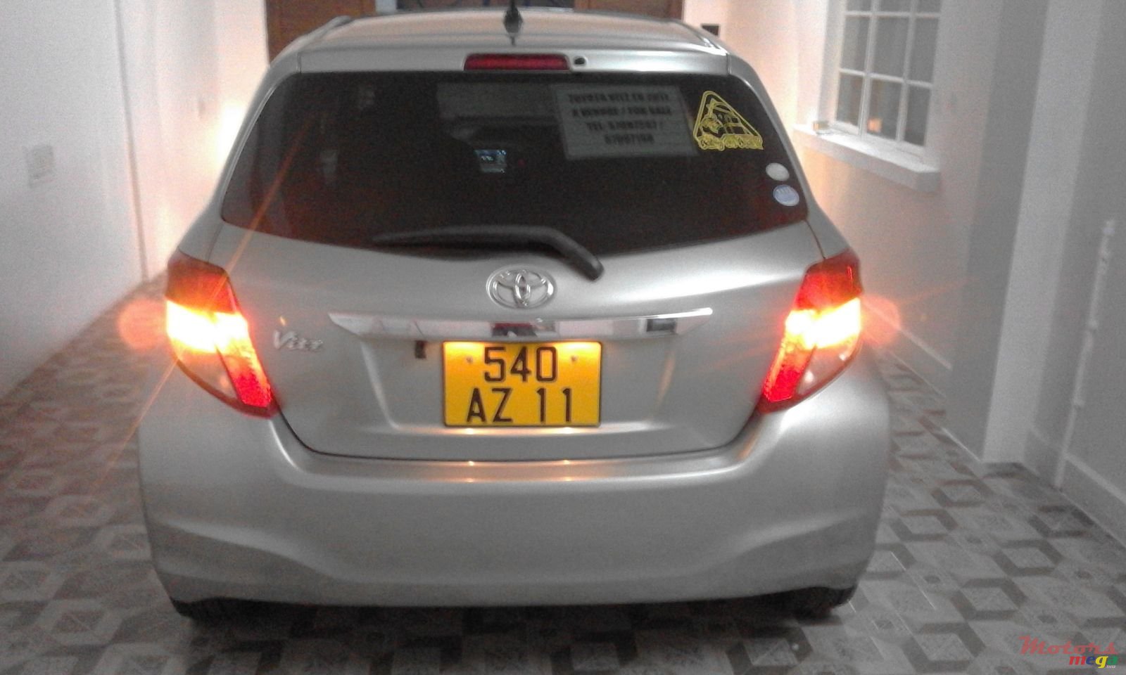 2011' Toyota Vitz photo #4