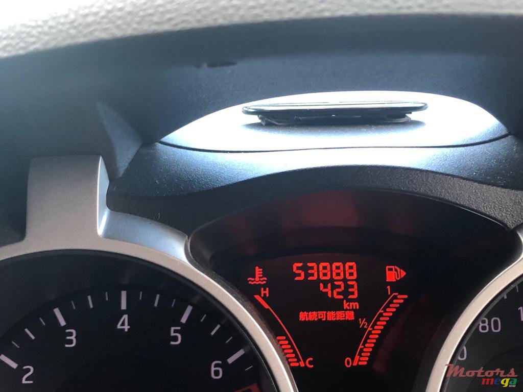 2012' Nissan Juke photo #3