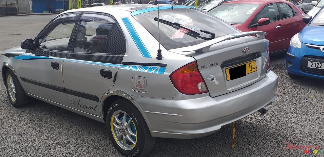 2004' Hyundai Accent photo #4