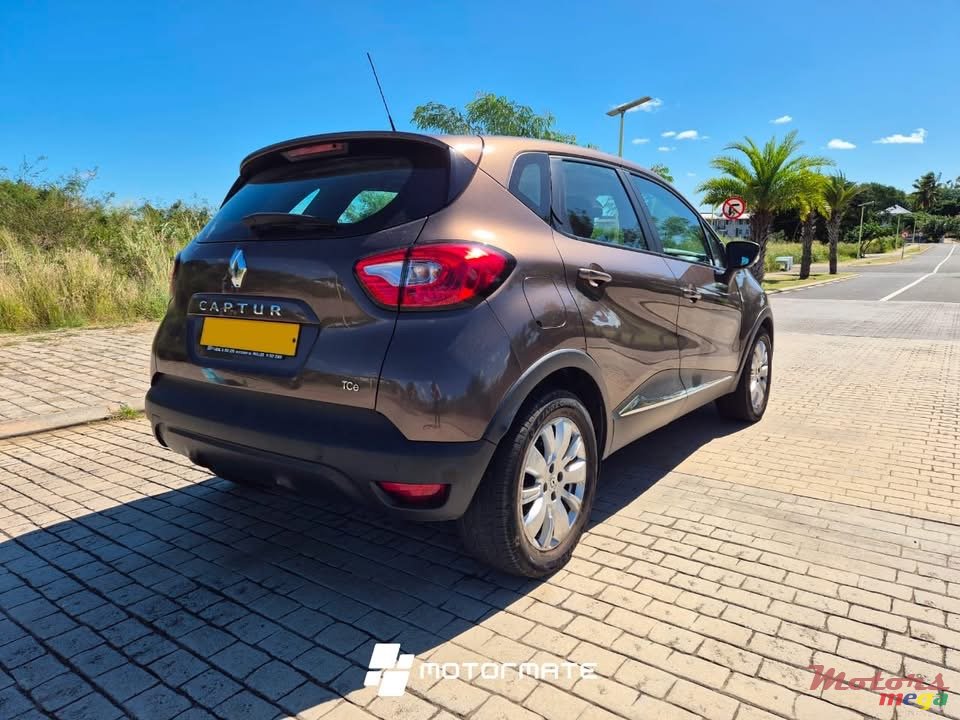 2015' Renault Captur 1.2 photo #3