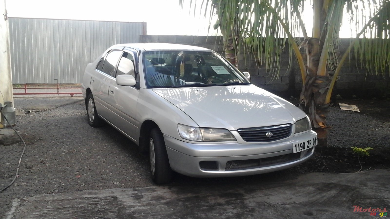 2001' Toyota Corona photo #1