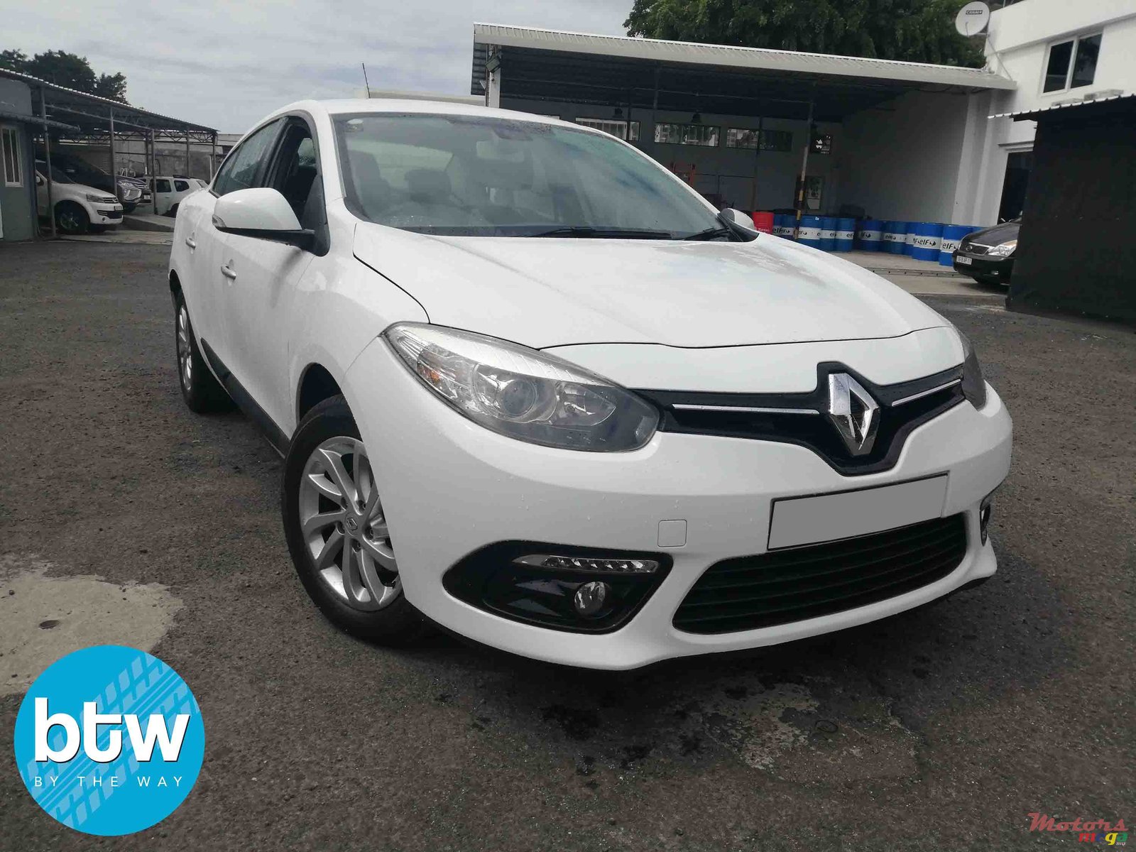 2015' Renault Fluence photo #1