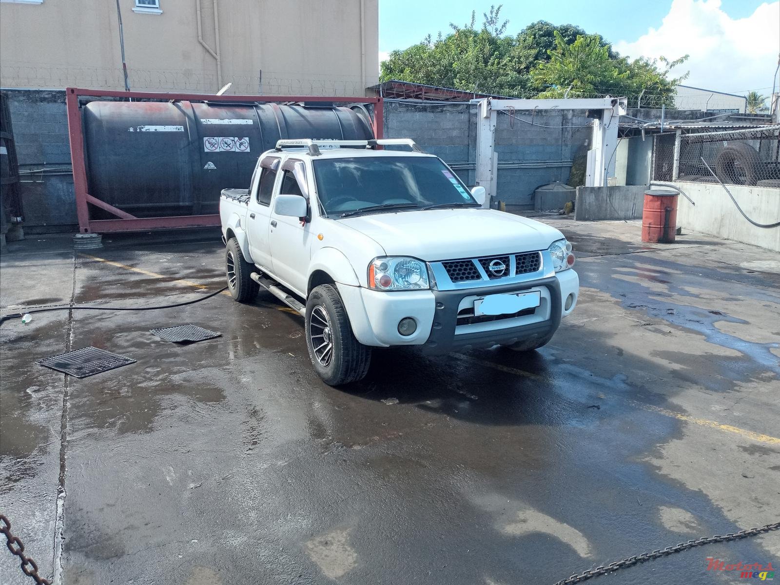 2008' Nissan Hardbody photo #2