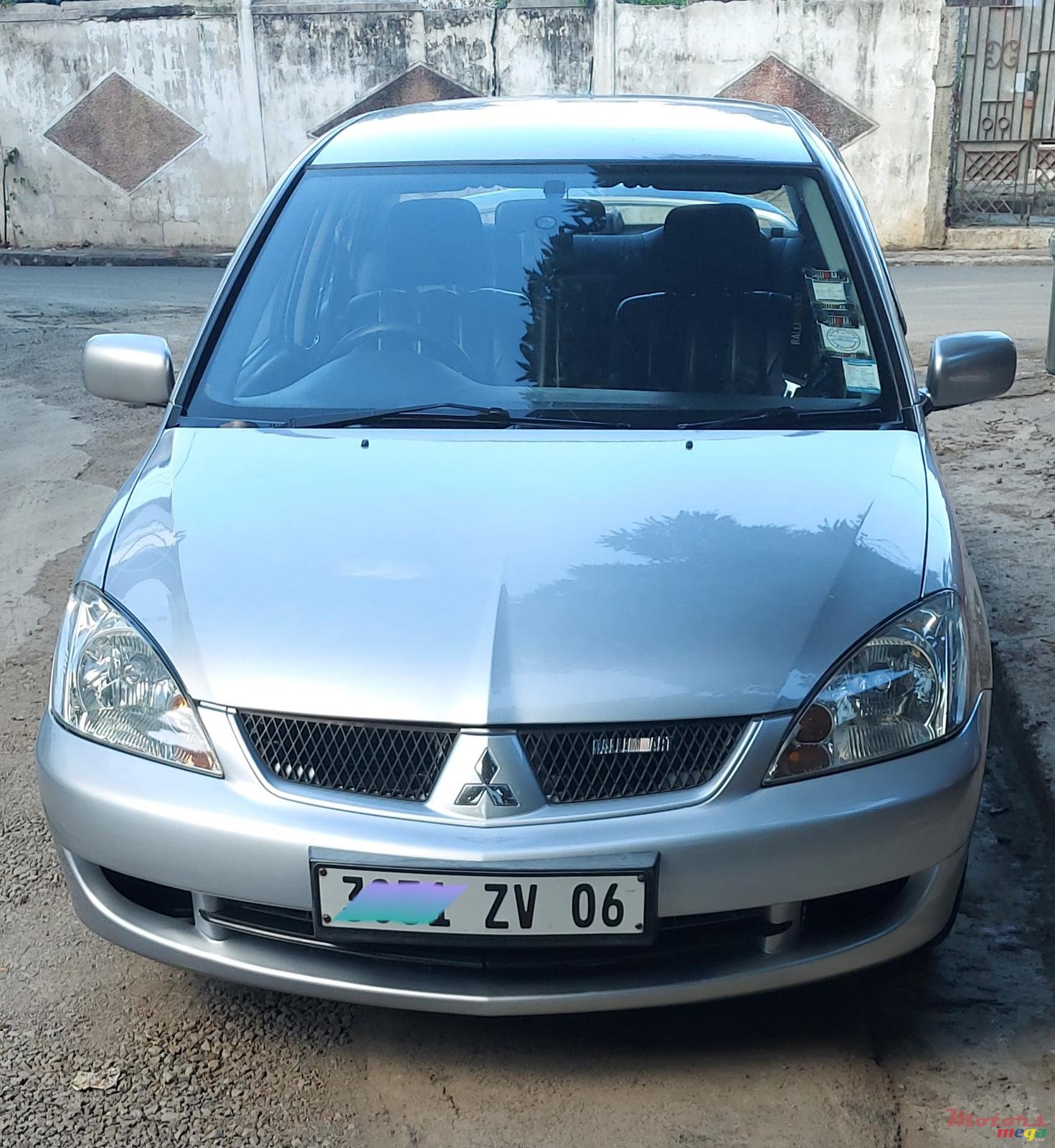 2006' Mitsubishi Lancer photo #2