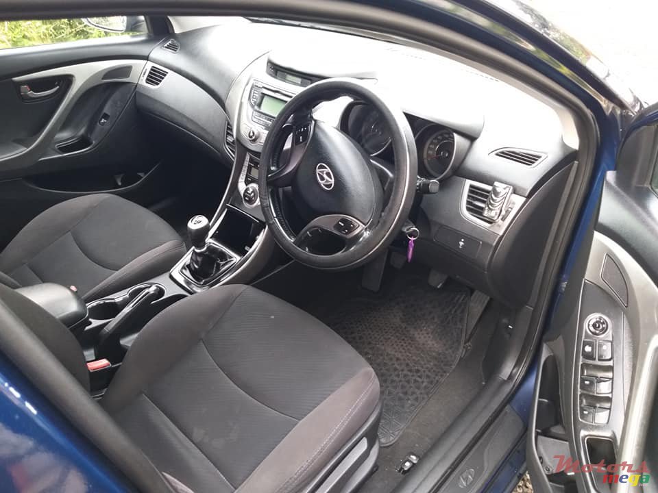 2012' Hyundai Elantra 1.6L photo #4