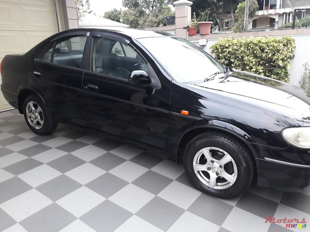 2004' Nissan Sunny photo #6