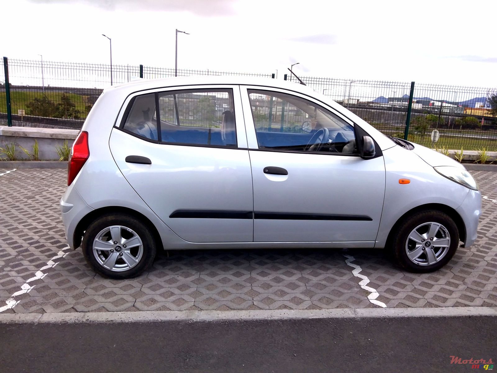 2011' Hyundai i10 photo #5