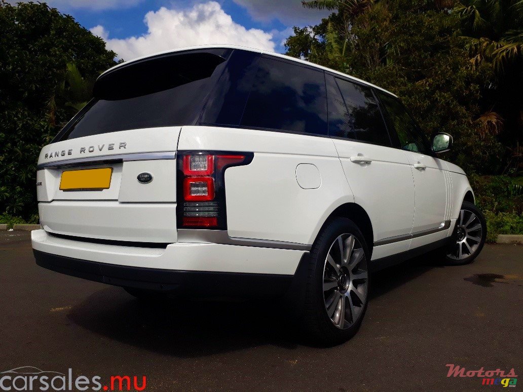 2016' Land Rover Range Rover Vogue 3.0 TDV6 photo #3