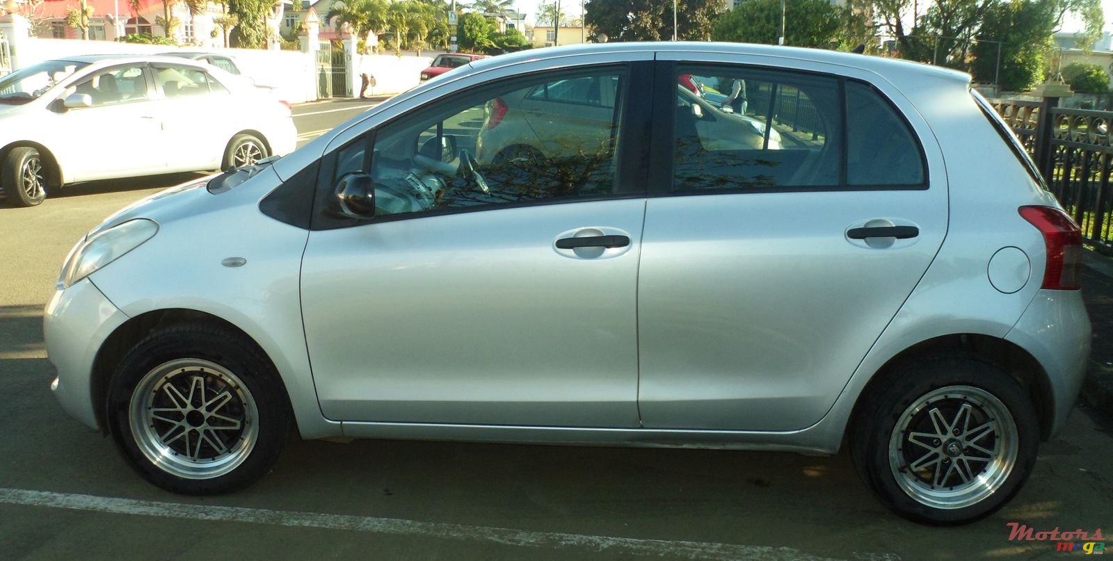 2007' Toyota Yaris photo #2