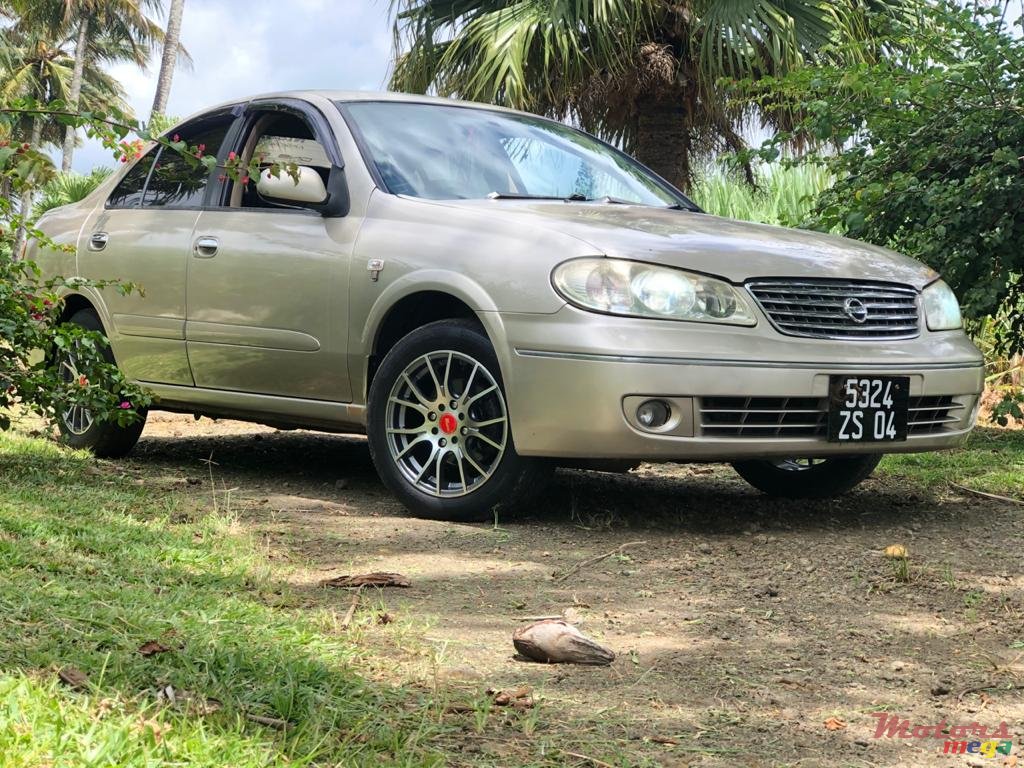 2004' Nissan Sunny photo #3