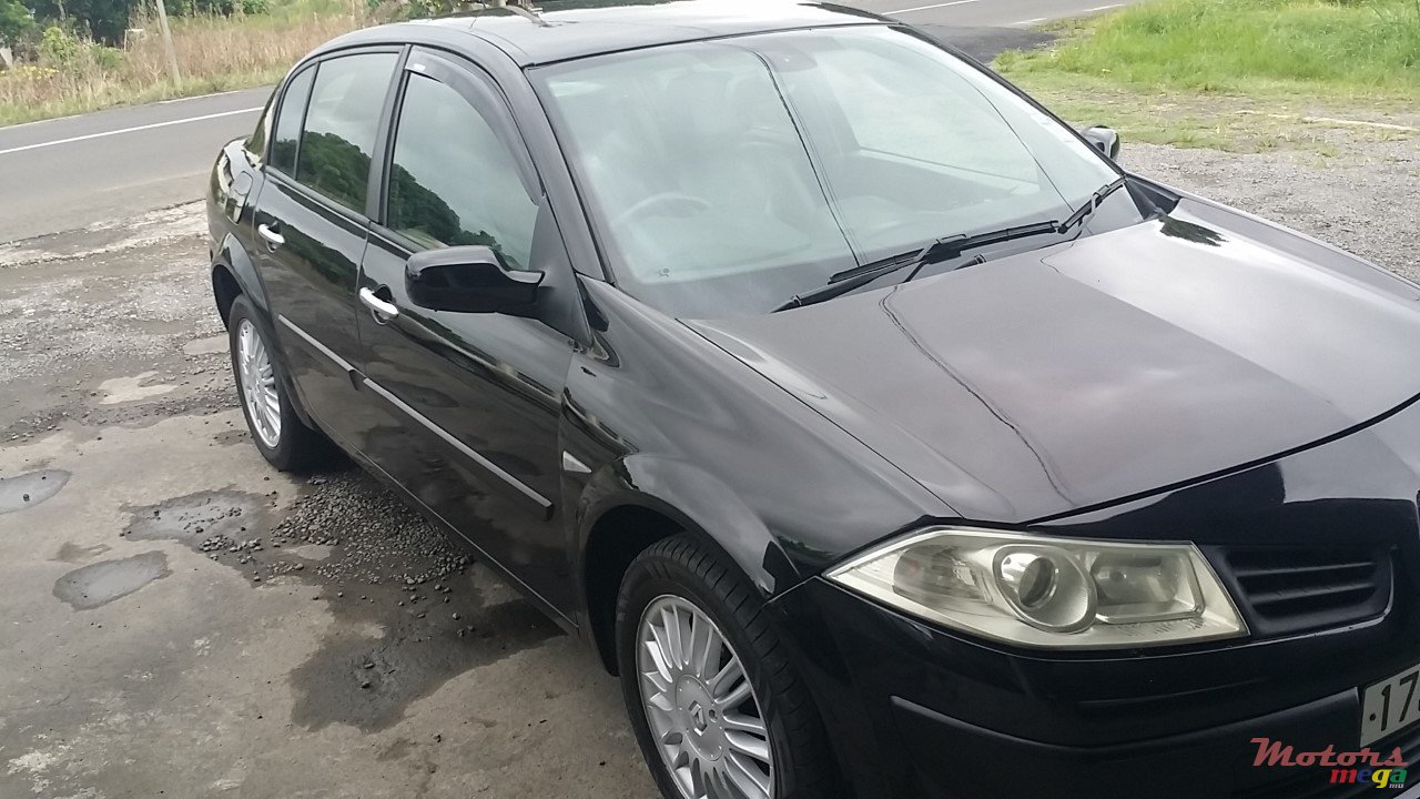 2007' Renault Megane photo #2