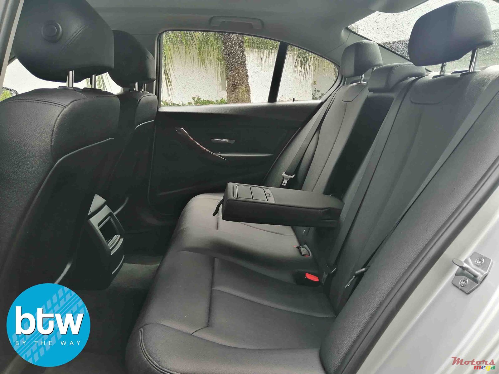 2013' BMW 3 Series photo #4