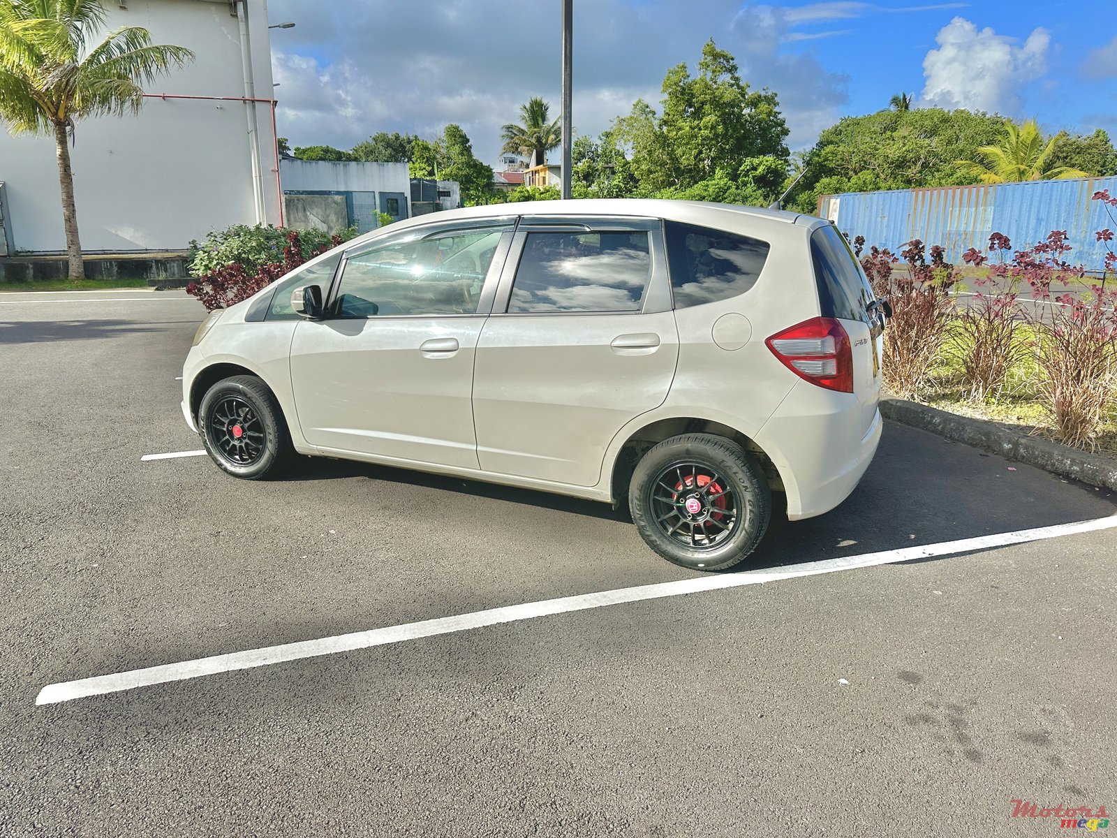 2010' Honda Fit photo #5