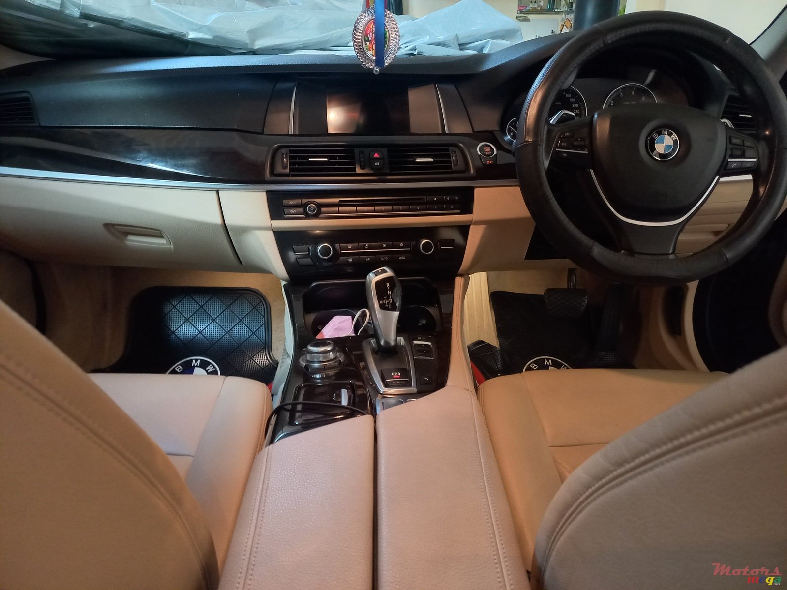 2015' BMW 5 Series photo #5