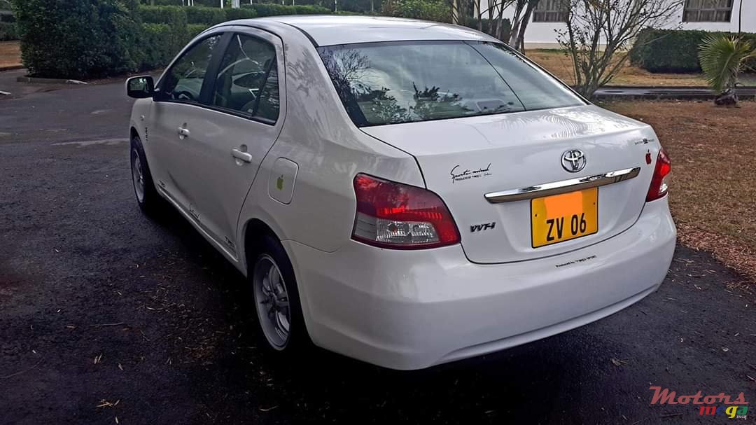 2006' Toyota Belta photo #4