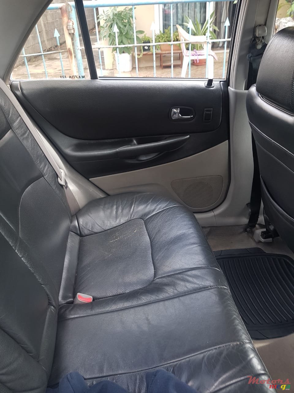 2001' Mazda 323 photo #5