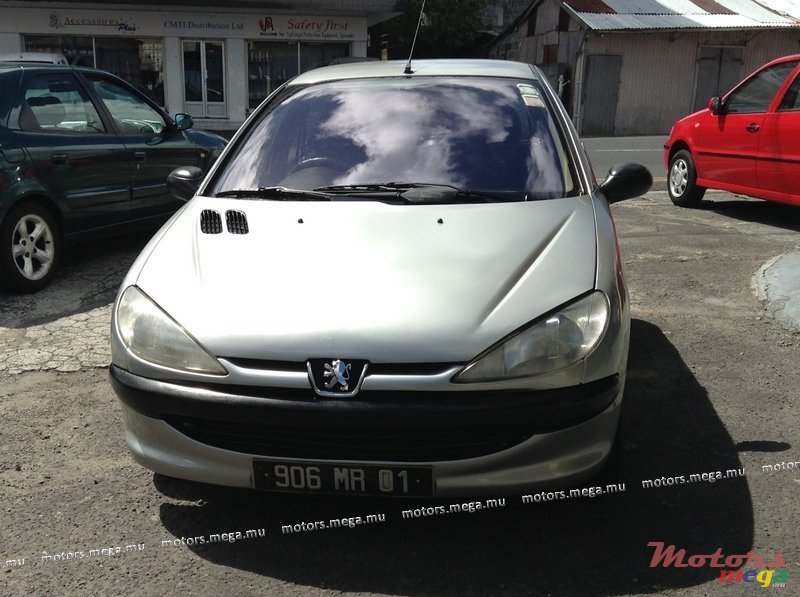 2001' Peugeot 206 photo #1
