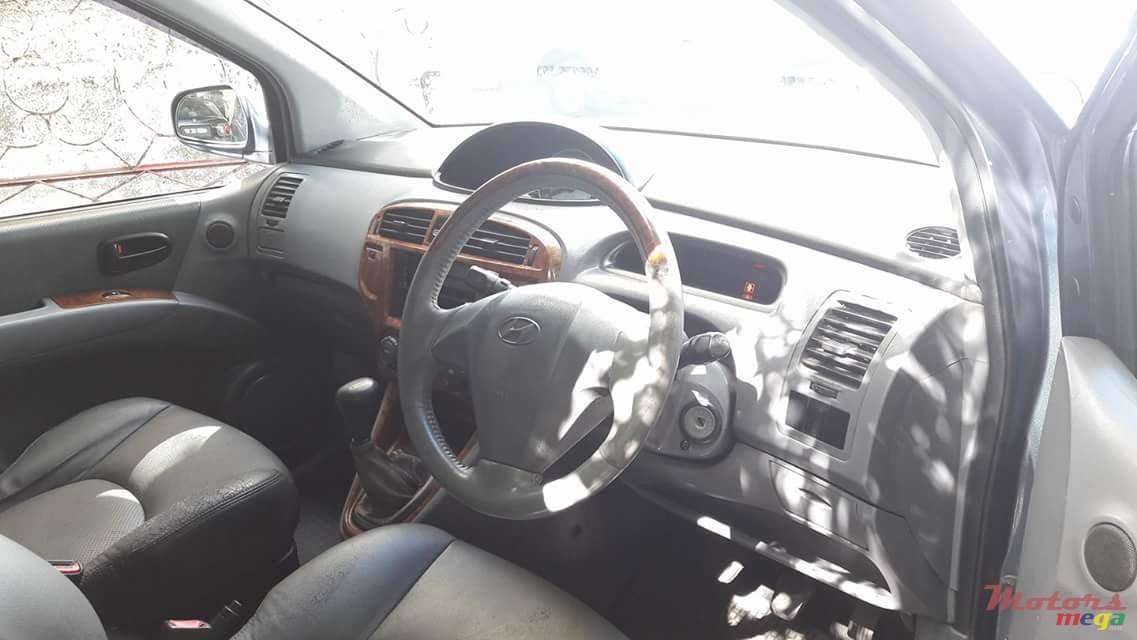 2004' Hyundai photo #4