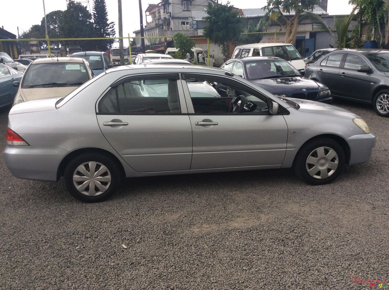 2007' Mitsubishi Lancer photo #3