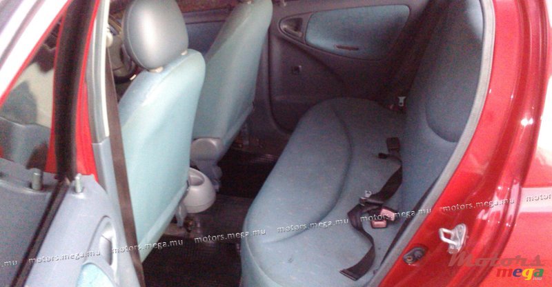 2000' Toyota VITZ  photo #5