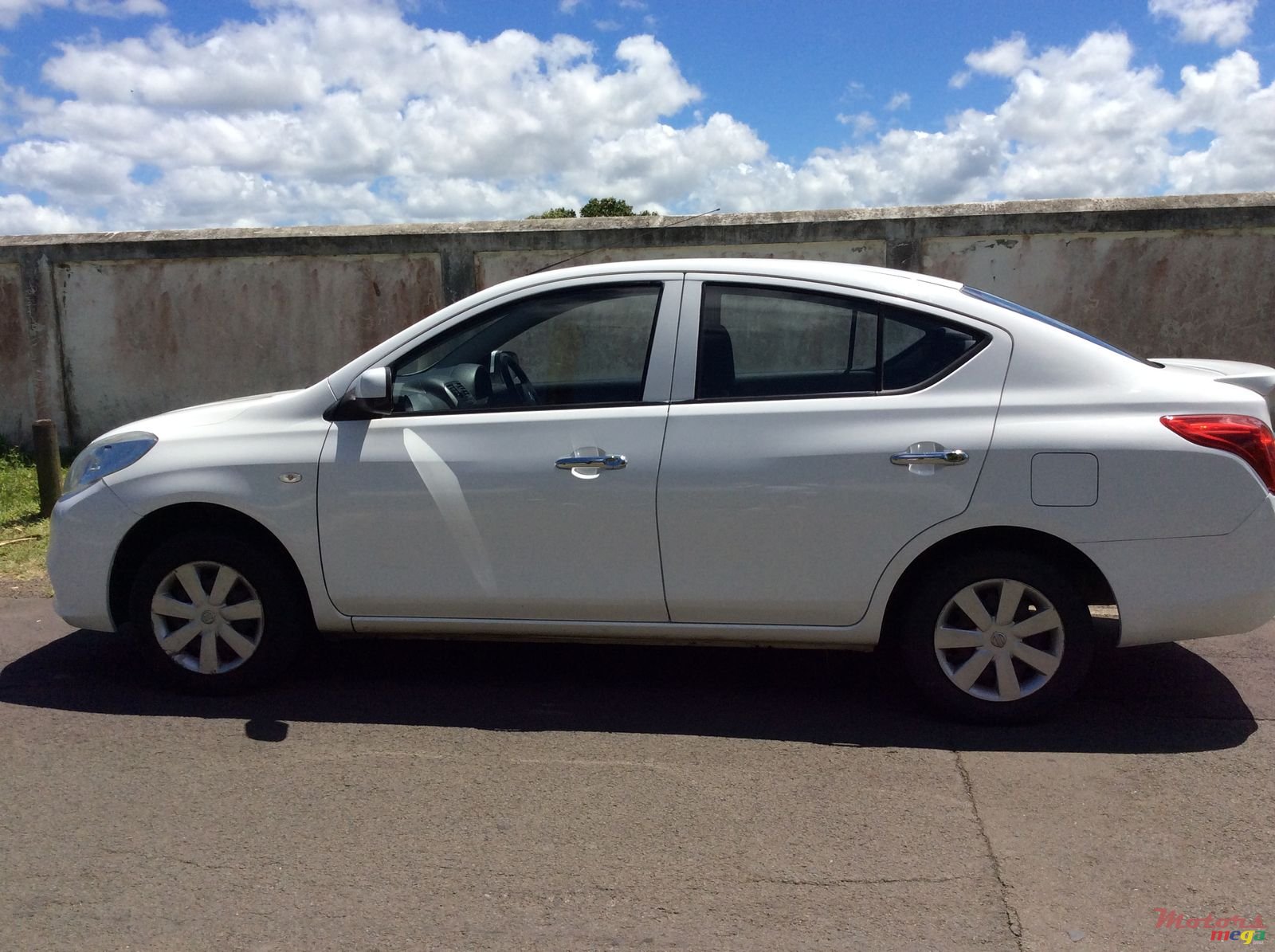 2014' Nissan Almera photo #1