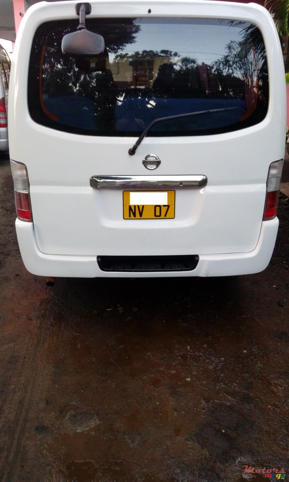 2007' Nissan Urvan photo #2