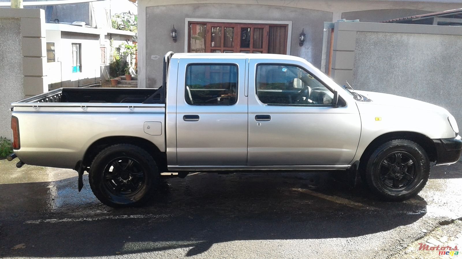 2006' Nissan Hardbody photo #1