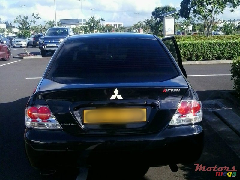 2004' Mitsubishi Lancer photo #2