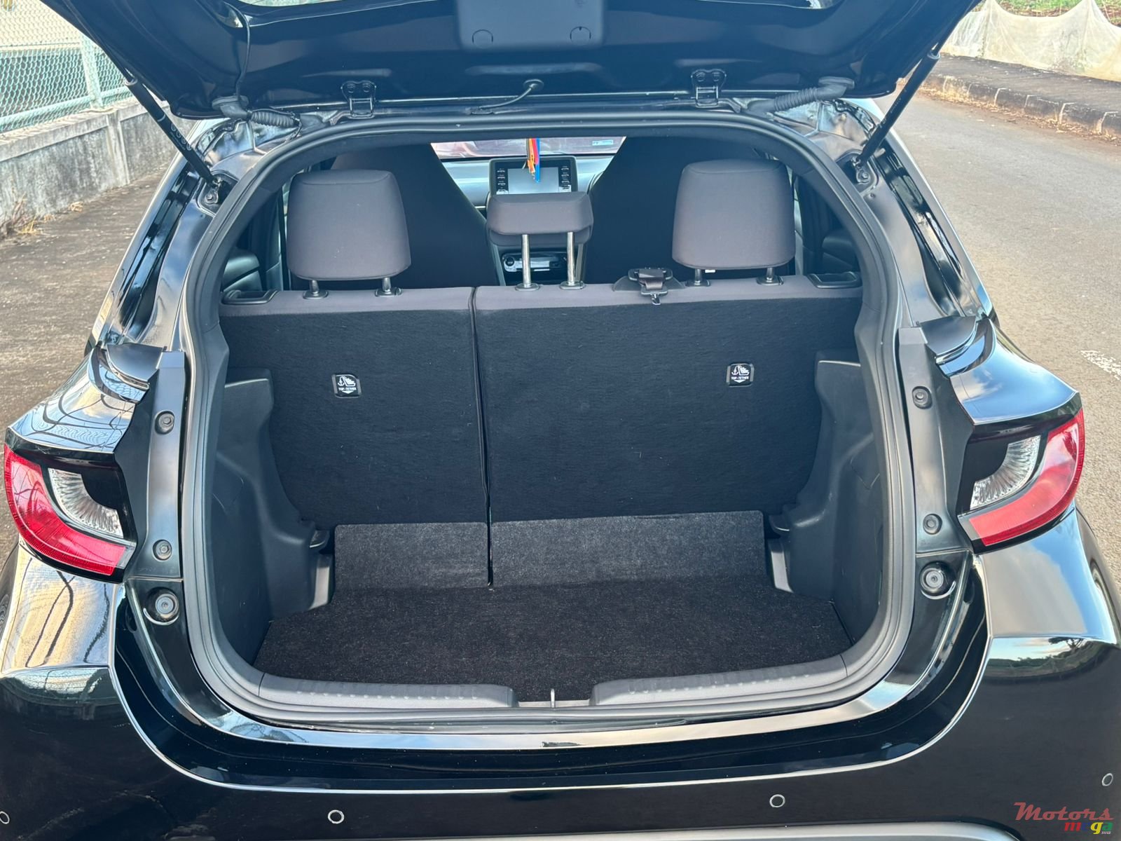 2020' Toyota Yaris photo #5