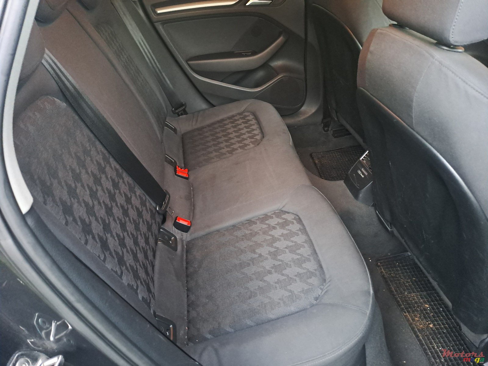 2015' Audi A3 photo #6