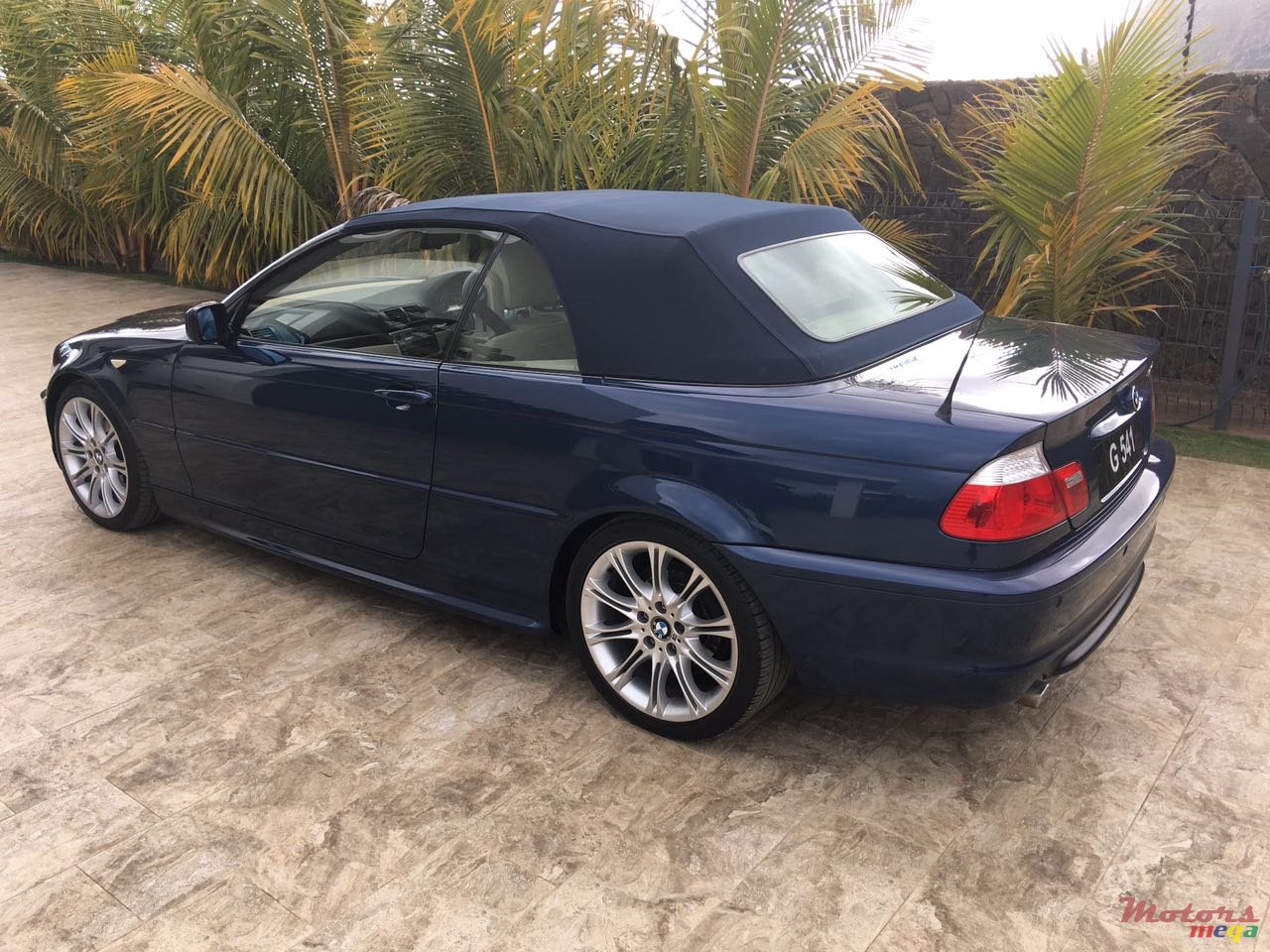 2004' BMW 3 Series Convertible photo #1