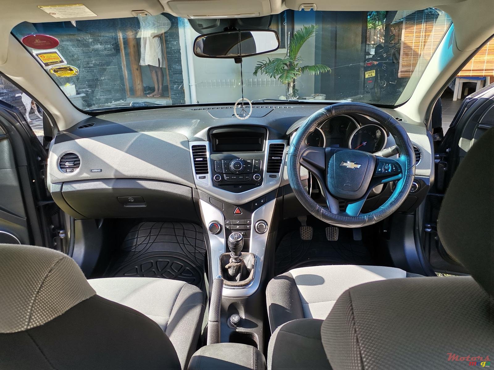 2013' Chevrolet Cruze Body kit (4 mufflers at rear) photo #1