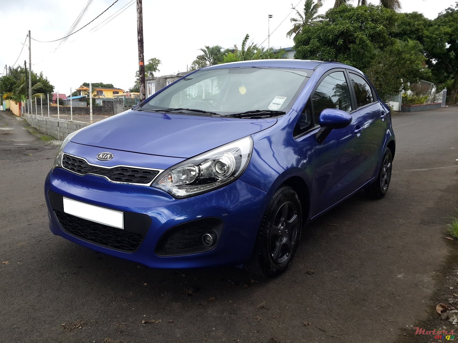 2012' Kia Rio photo #2