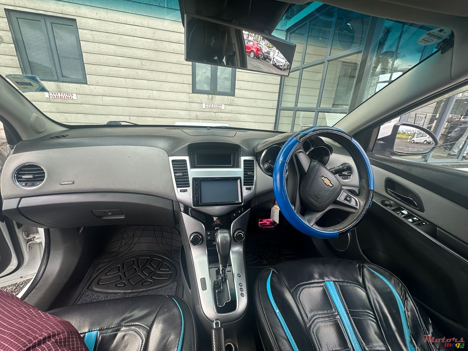 2010' Chevrolet Cruze photo #3