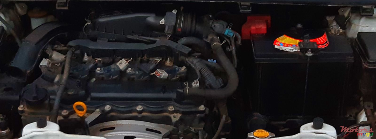 2013' Toyota Vitz photo #2