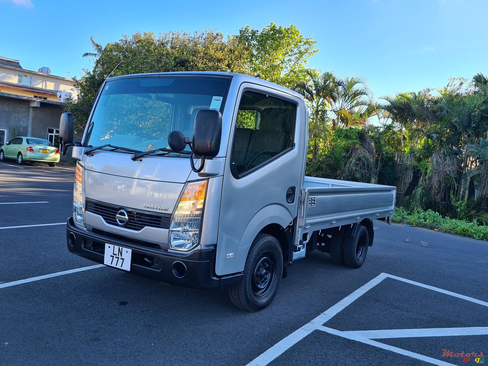 2015' Nissan Cabstar photo #3