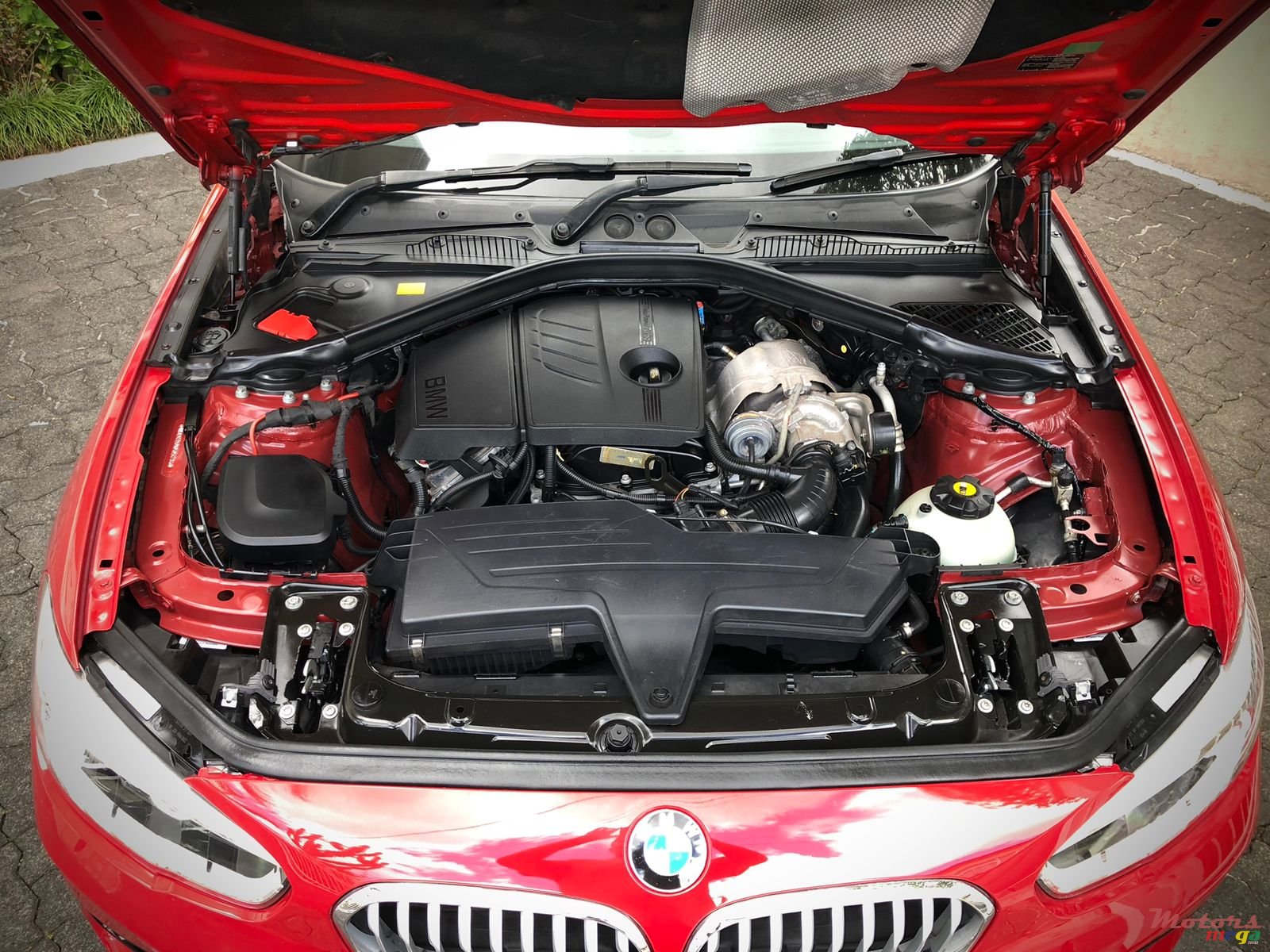 2015' BMW 118i photo #4