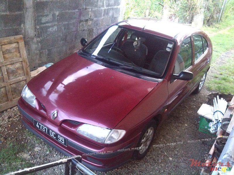 1999' Renault Megane photo #1