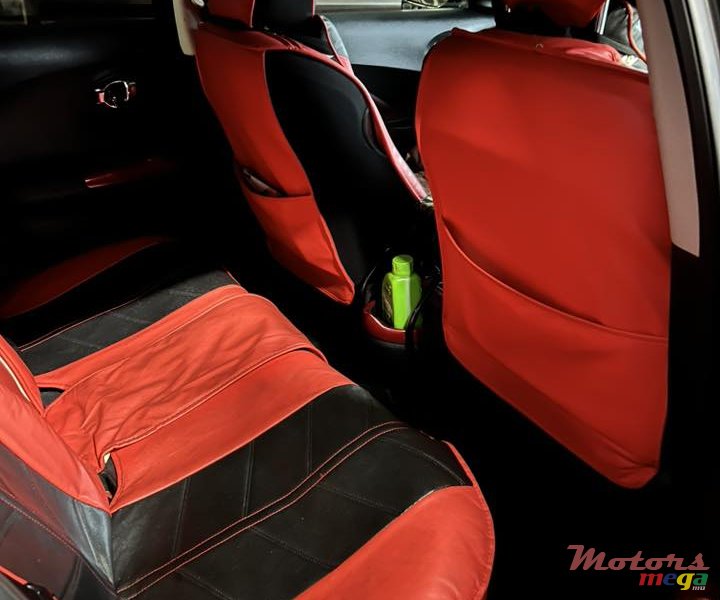 2012' Nissan Juke photo #3