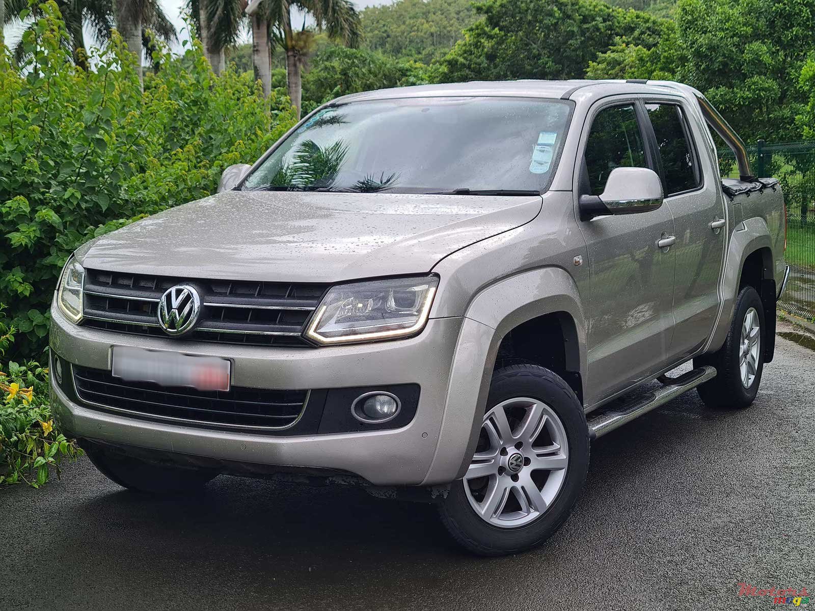 2015' Volkswagen Amarok 2.0 TDI AWD photo #2