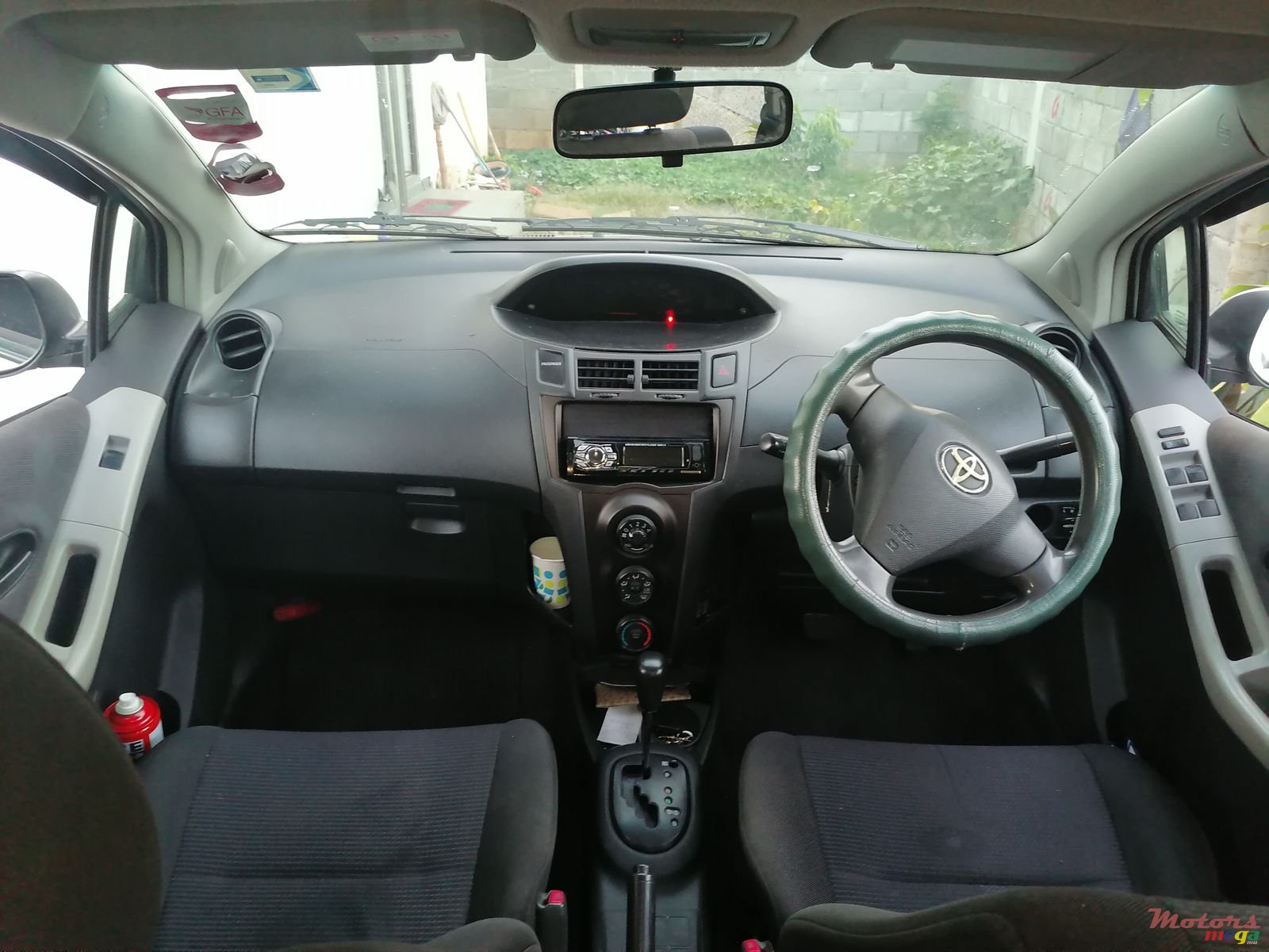 2008' Toyota Vitz photo #6